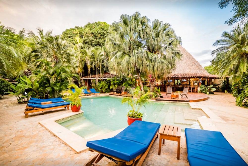 Hotel Pasatiempo Tamarindo Exterior foto